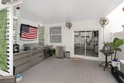10628 W 33rd Way, Hialeah, FL 33018 - Photo 8