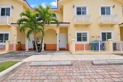 7464 NW 180th St, Hialeah, FL 33015 - Photo 4