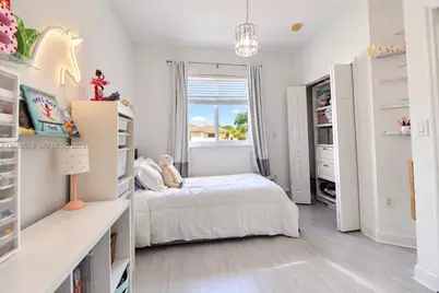 7464 NW 180th St, Hialeah, FL 33015 - Photo 22