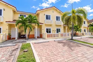 7464 NW 180th St, Hialeah, FL 33015 - Photo 2