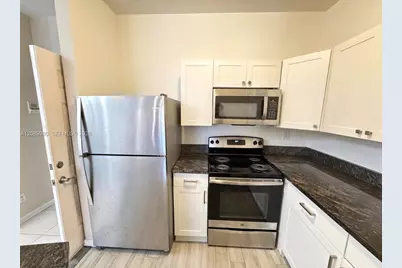 85 Gulfstream Rd #105A, Dania Beach, FL 33004 - Photo 2