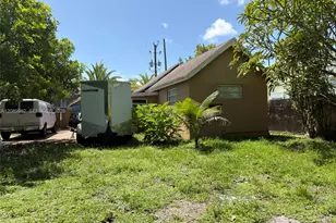 113 SE 4th St, Hallandale Beach, FL 33009 - Photo 4