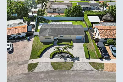 8530 NW 179th St, Hialeah, FL 33015 - Photo 2