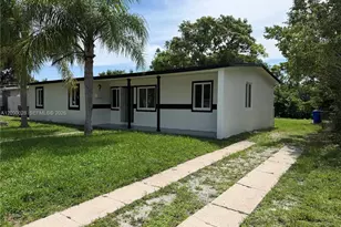 260 NE 42nd Ct, Deerfield Beach, FL 33064 - Photo 1