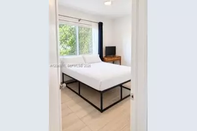 3560 NW 19th St #3560, Miami, FL 33125 - Photo 6