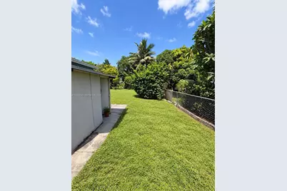 5871 NW 41st Ter, North Lauderdale, FL 33319 - Photo 4