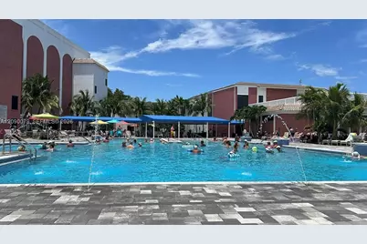 116 E Westbury E #116, Deerfield Beach, FL 33442 - Photo 2