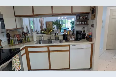 211 SW 113th Way #211, Pembroke Pines, FL 33025 - Photo 14