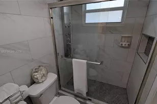 211 SW 113th Way, Pembroke Pines, FL 33025 - Photo 28