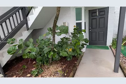 211 SW 113th Way #211, Pembroke Pines, FL 33025 - Photo 4