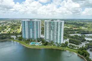 2641 N Flamingo Rd, Sunrise, FL 33323 - Photo 18
