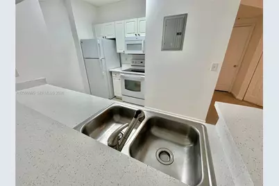 17125 N Bay Rd #3213, Sunny Isles Beach, FL 33160 - Photo 4