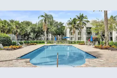 655 SW 111th Way #104, Pembroke Pines, FL 33025 - Photo 2