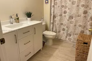 655 SW 111th Way, Pembroke Pines, FL 33025 - Photo 4
