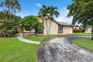281 SW 83rd Ave, North Lauderdale, FL 33068 - Photo 2