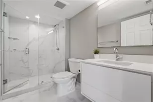 1155 Brickell Bay Dr, Miami, FL 33131 - Photo 14