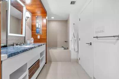 6801 Collins Ave #LPH12 (Door LPH01), Miami Beach, FL 33141 - Photo 16