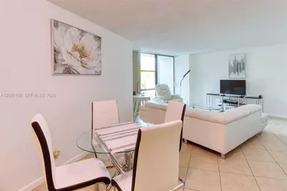 800 W Parkview Dr #311, Hallandale Beach, FL 33009 - Photo 6