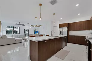 4605 NW 83rd Path, Doral, FL 33166 - Photo 6