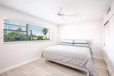 300 Oregon St #204, Hollywood, FL 33019 - Photo 14