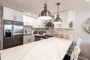 300 Oregon St, Hollywood, FL 33019 - Photo 12