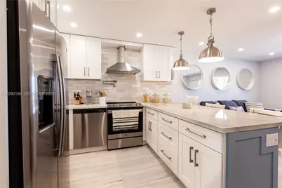 300 Oregon St #204, Hollywood, FL 33019 - Photo 8