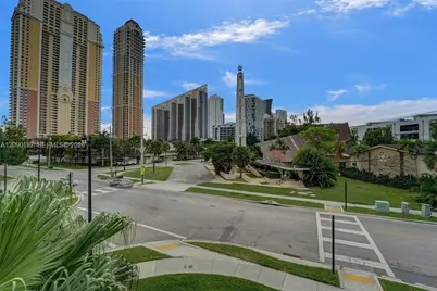17800 Atlantic Blvd #307, Sunny Isles Beach, FL 33160 - Photo 2