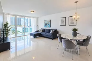 31 SE 5th St, Miami, FL 33131 - Photo 6