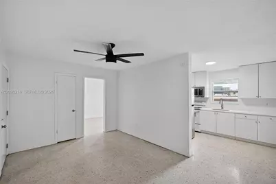 458 SW 9th St #2, Miami, FL 33130 - Photo 2