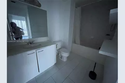 133 NE 2nd Ave #1406, Miami, FL 33132 - Photo 4