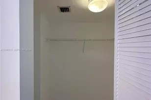 41 SE 5th St, Miami, FL 33131 - Photo 22