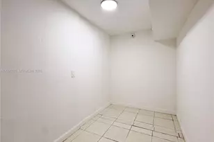 2175 NE 170th St, North Miami Beach, FL 33162 - Photo 22