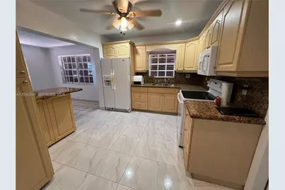 260 W 15th St #0, Hialeah, FL 33010 - Photo 8