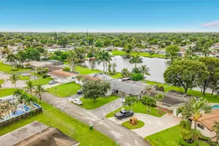 1150 NW 86th Terrace, Pembroke Pines, FL 33024 - Photo 8