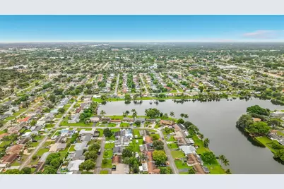 1150 NW 86th Ter, Pembroke Pines, FL 33024 - Photo 6