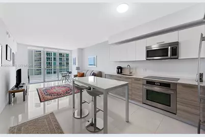 1300 Brickell Bay Dr #1905, Miami, FL 33131 - Photo 2