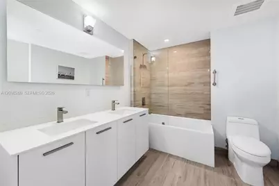 1300 Brickell Bay Dr #1905, Miami, FL 33131 - Photo 10