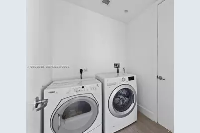 1100 Biscayne Blvd #5205, Miami, FL 33132 - Photo 32