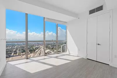 1100 Biscayne Blvd #5205, Miami, FL 33132 - Photo 16