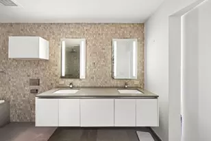 88 SW 7th St, Miami, FL 33130 - Photo 20