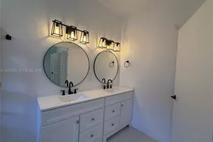216 NW 9th St, Hallandale Beach, FL 33009 - Photo 10