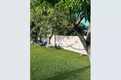 216 NW 9th St, Hallandale Beach, FL 33009 - Photo 12
