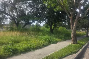 272 SW 143 Ct, Homestead, FL 33032 - Photo 1