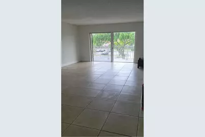 5221 Geneva Way #304, Doral, FL 33166 - Photo 4
