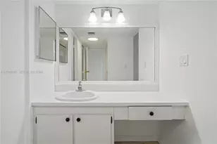 20335 W Country Club Dr, Aventura, FL 33180 - Photo 18