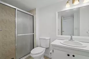 20335 W Country Club Dr, Aventura, FL 33180 - Photo 26