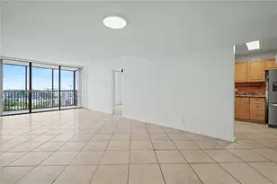 20335 W Country Club Dr, Aventura, FL 33180 - Photo 8