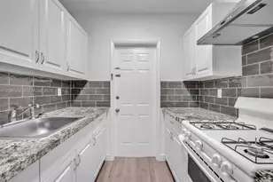8010 Tatum Waterway Dr, Miami Beach, FL 33141 - Photo 14