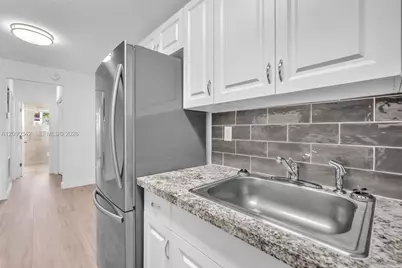 8010 Tatum Waterway Dr #5, Miami Beach, FL 33141 - Photo 16