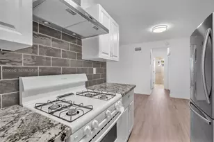 8010 Tatum Waterway Dr, Miami Beach, FL 33141 - Photo 12